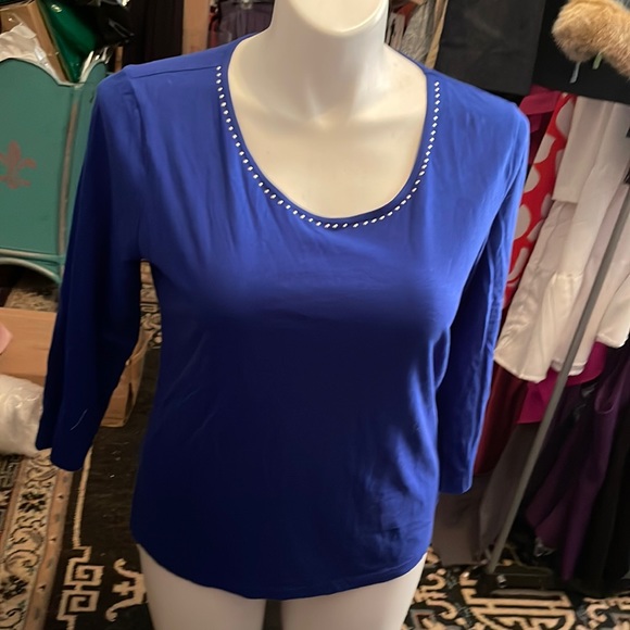 Ellen Tracy Tops - NWOT- Pullover Top, with Silver Dot brads around Front Scoop neck- 3/4 sleeve